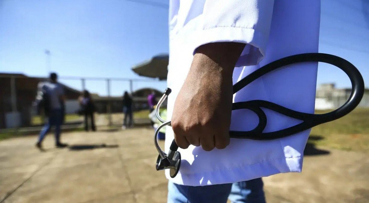 Cidades do Norte e Nordeste com falta de médicos terão R$ 20 milhões para projetos de atenção primária em saúde