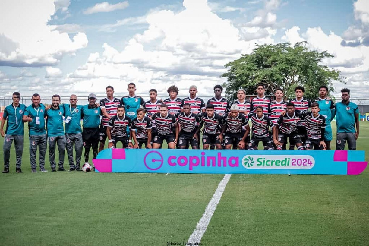 O Santa Cruz briga pela classificação na Copa São Paulo de Futebol Júnior, a Copinha