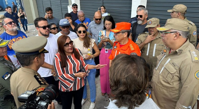 Vistoria aconteceu em conjuto entre a Prefeitura do Recife, Governo de Pernambuco, representantes do bloco, entre outros