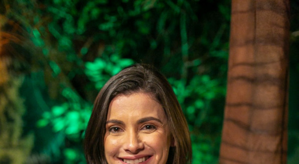 Anne Barreto &eacute; a apresentadora do programa TV Jornal Meio Dia