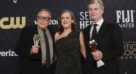 Charles Roven, Emma Thomas and Christopher Nolan, vencedores do prêmio de Melhor Filme por 'Oppenheimer'
