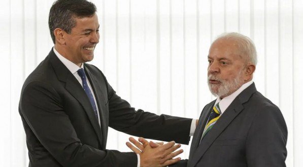 Lula e Santiago Peña adiam discussão sobre tarifa de Itaipu