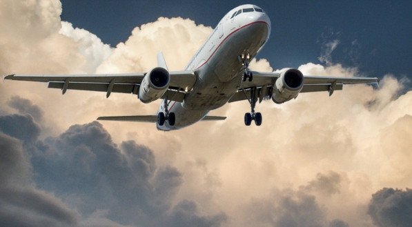 AVIÃO VOO VIAGEM