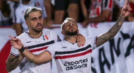 João Diogo, autor do gol da vitória do Santa Cruz sobre o Flamengo de Arcoverde