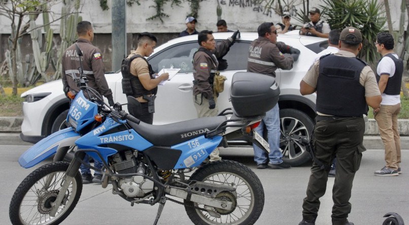 Promotor César Suárez foi morto a tiros enquanto dirigia seu carro por um bairro do porto no sudoeste do Equador