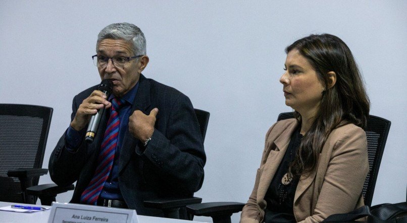 General Joarez Pereira Júnior e a secretária estadual de Meio Ambiente, Ana Luísa, discutiram soluções para a Escola de Sargentos