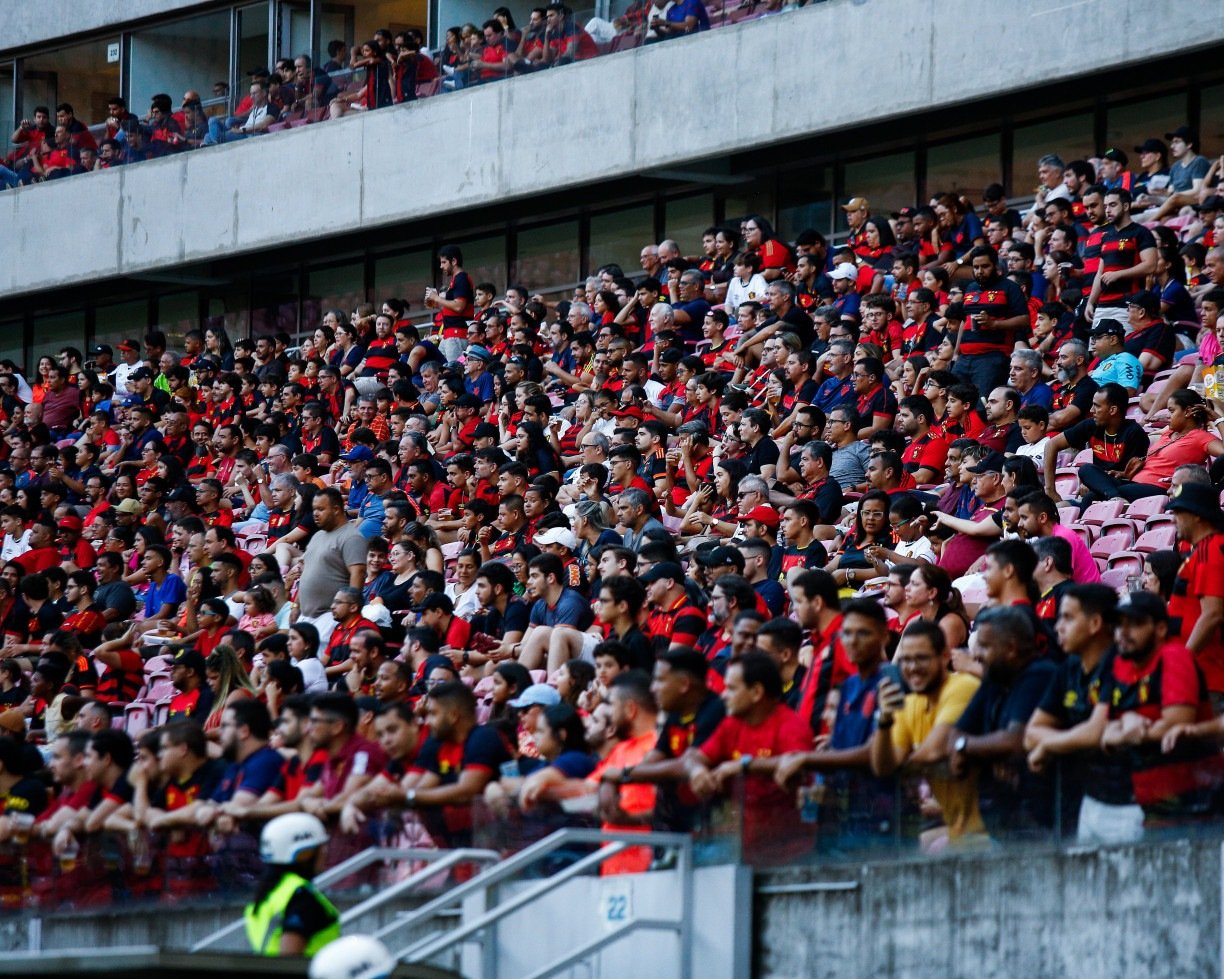 Torcida do Sport nas cadeiras da Arena de Pernambuco