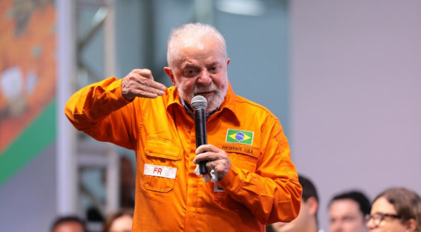 Presidente Lula no anúncio dos investimentos da ampliação e conclusão das obras da Refinaria Abreu e Lima