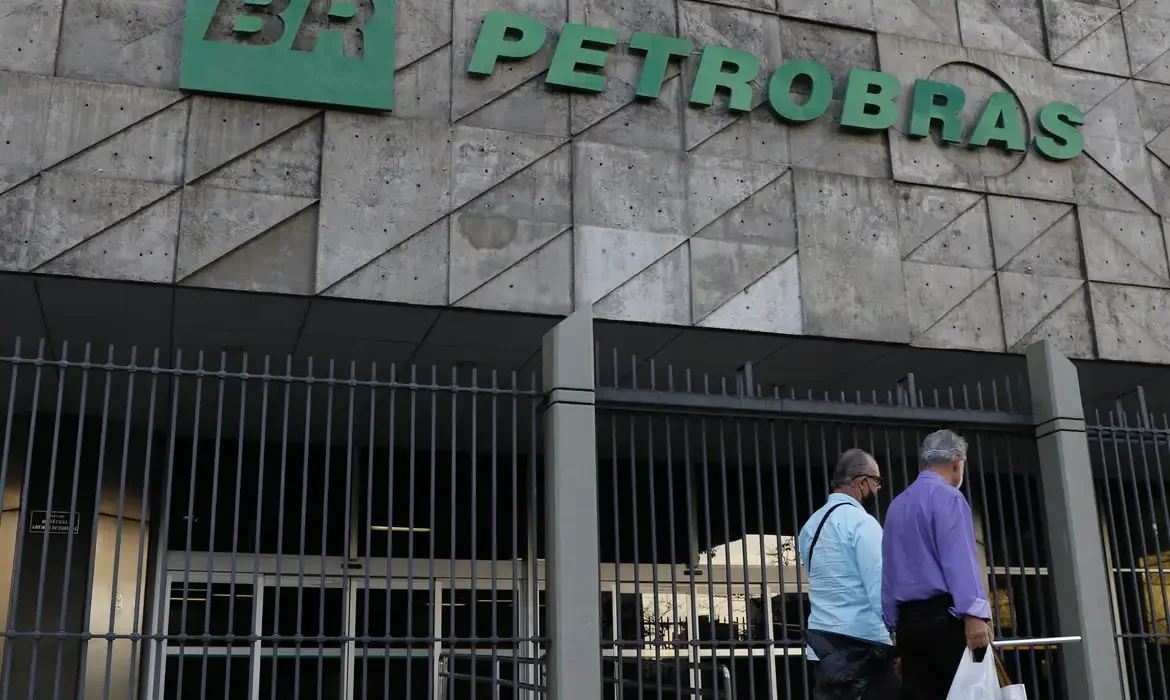 Petrobras reabre inscrições para concurso