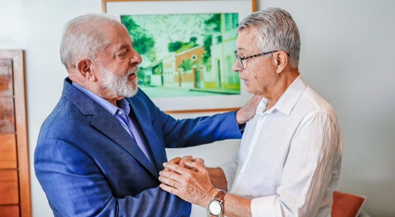 O presidente Lula e o pré-candidato Elias Gomes 