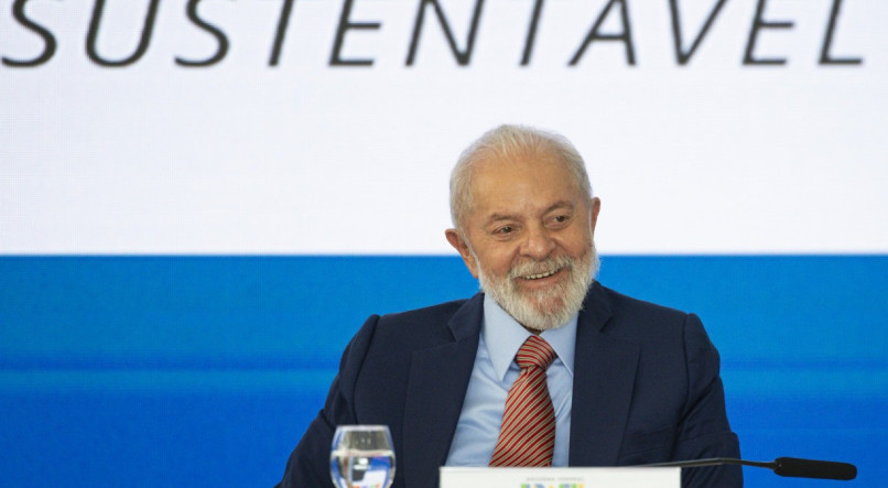 Lula refor&ccedil;a compromisso em garantir isen&ccedil;&atilde;o do imposto de renda para pessoas que ganham dois sal&aacute;rios m&iacute;nimos e indica reajuste
