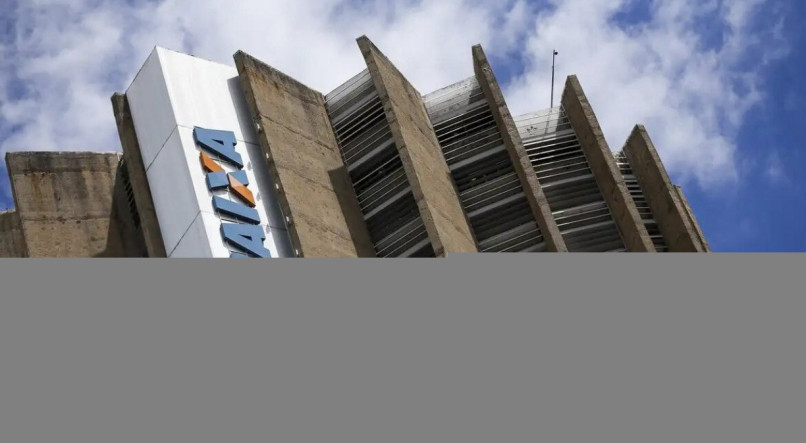 Imagem mostra edifício sede da Caixa Econômica Federal; candidatos realizaram provas do concurso no domingo (26)