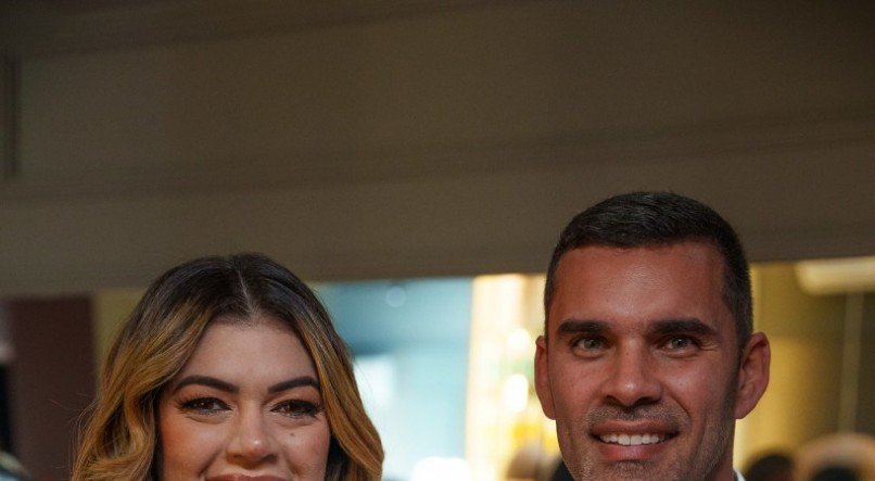 Marília Melo e Enio Cesar oficializam a chegada do Stylebar, em Boa Viagem