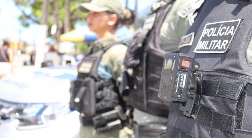 Policiais militares de Pernambuco terão patrulha com câmeras corporais no Carnaval. Itens não serão para todos os agentes de segurança