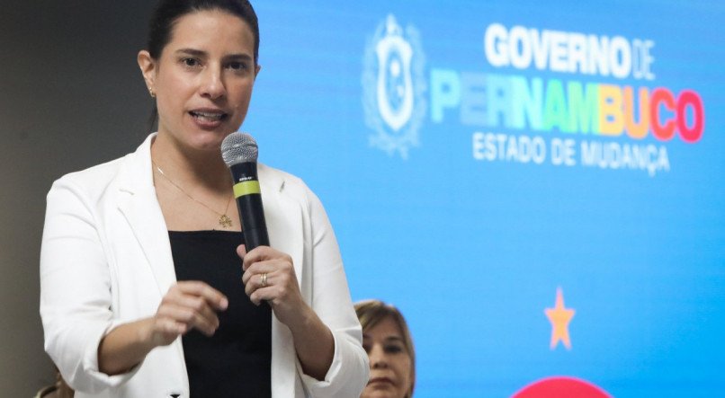 &quot;Pernambuco cumpriu com o objetivo no nosso primeiro ano de governo. Com muito esfor&ccedil;o e trabalho &aacute;rduo, fechamos o ano com super&aacute;vit, certamente um dos resultados fiscais mais consistentes do Pa&iacute;s&quot;, diz a governadora Raquel Lyra