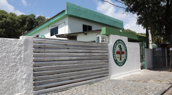 Peritos do Instituto de Medicina Legal (IML), no Recife, vão usar o novo equipamento para análise de vítimas de bala