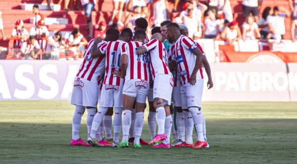 equipe do N&aacute;utico pr&eacute;-jogo