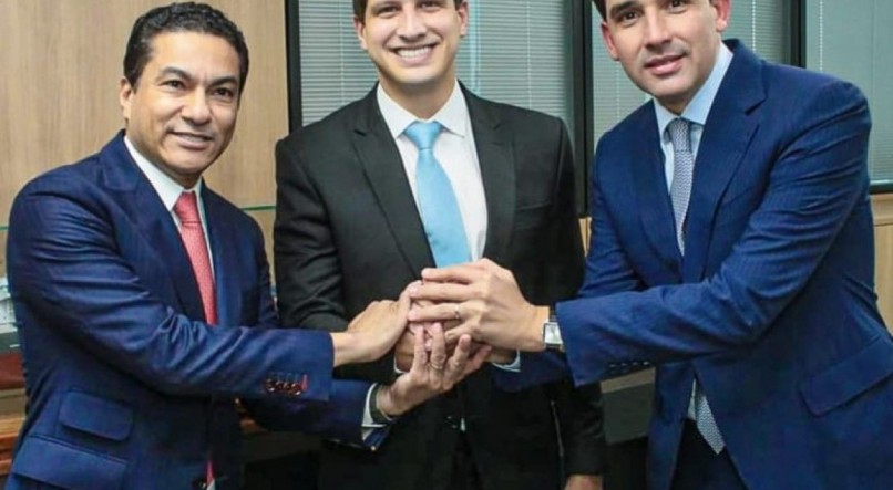 O presidente do Republicanos Samuel Andrade, o prefeito do Recife João Campos e o ministro dos Portos e Aeroportos Costa Filho