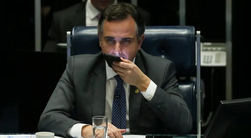 Presidente do Senado, Rodrigo Pacheco solicita ao STF acesso à lista de parlamentares supostamente monitorados ilegalmente pela Agência Brasileira de Inteligência (Abin)