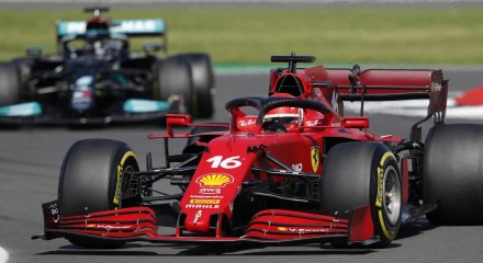 Lewis Hamilton fechou com a Ferrari