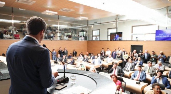 Abertura do ano legislativo na Câmara do Recife, com a presença de João Campos