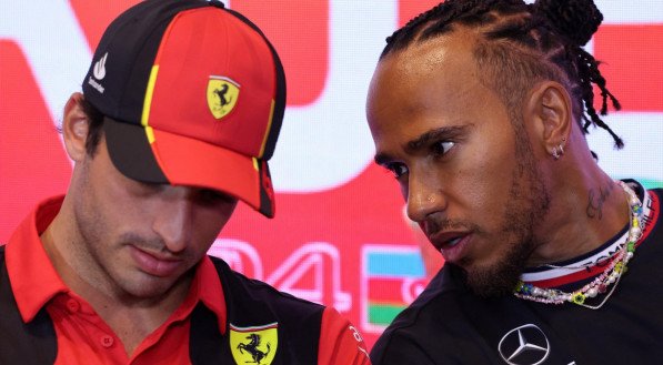 Lewis Hamilton fechou com a Ferrari