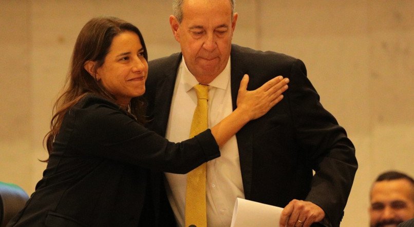  A governadora Raquel Lyra e o presidente da Alepe, Álvaro Porto, antes do vazamento da agressão verbal do deputado conta a governadora