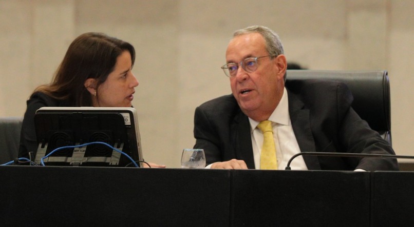 A governadora de Pernambuco, Raquel Lyra, e o presidente da Alepe, &Aacute;lvaro Porto 