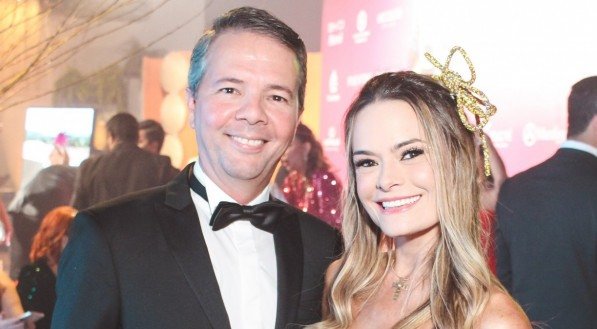 Márcia e Fábio Casanova, em clima de carnaval