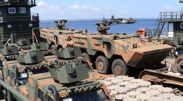 Blindados chegam a Roraima e reforçam fronteira com Venezuela e Guiana