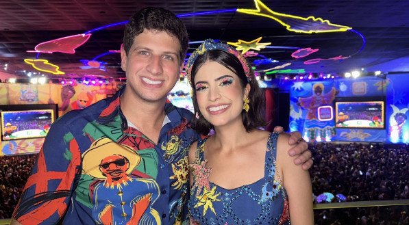 Após repercussão do "nevou" do Prefeito João Campos, a deputada e pré-candidata para Prefeitura de São Paulo, Tabata Amaral, se inspira no namorado e realiza "nevou" temporário neste sábado