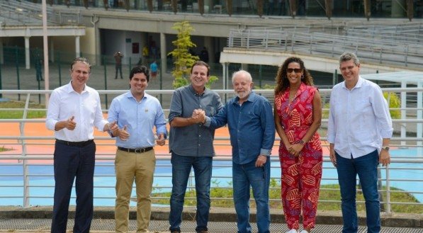 Lula lança pedra fundamental do IFRJ no Complexo do Alemão