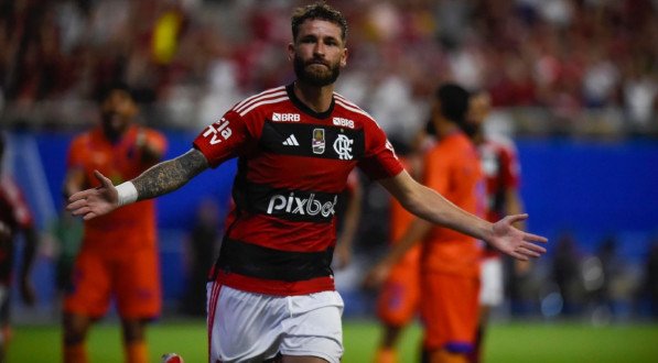 Léo Pereira decidiu o jogo para o Flamengo