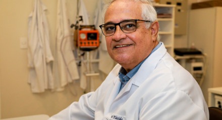 Dr. David Plácido atua como neurocirurgião no Hospital Jayme da Fonte