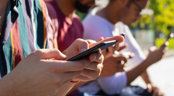 Celulares podem ser aliados da cultura das letras