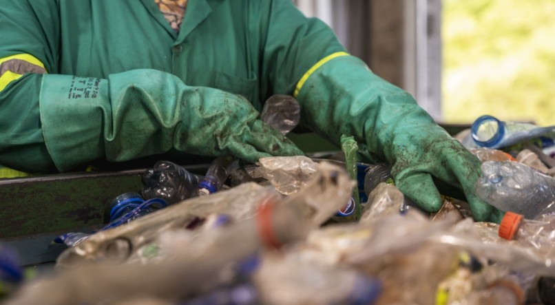 As empresas beneficiarão os agentes de reciclagem durante os cinco dias de folia em Olinda e Recife