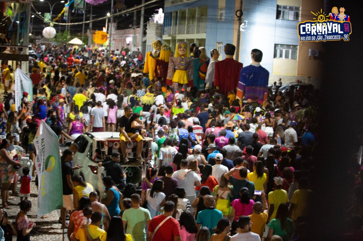 Do Sertão às Ladeiras: A história dos bonecos gigantes de Pernambuco