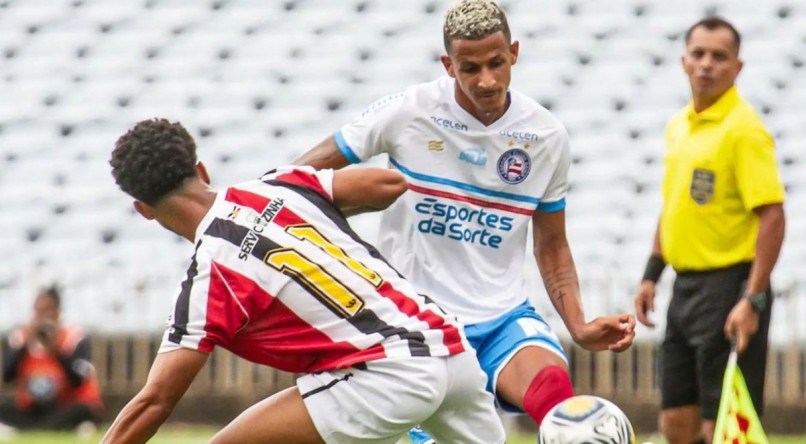 Luciano Juba durante o jogo do Bahia contra o River pela Copa do Nordeste