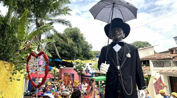 Troça do Lorde leva elegância e tradição em dia de homenagem