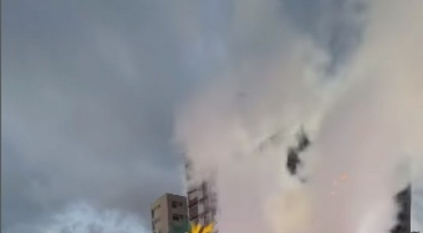 Vazamento de CO2 no trio elétrico de Ivete Sangalo assustou foliões em Salvador na noite da segunda-feira (12) 