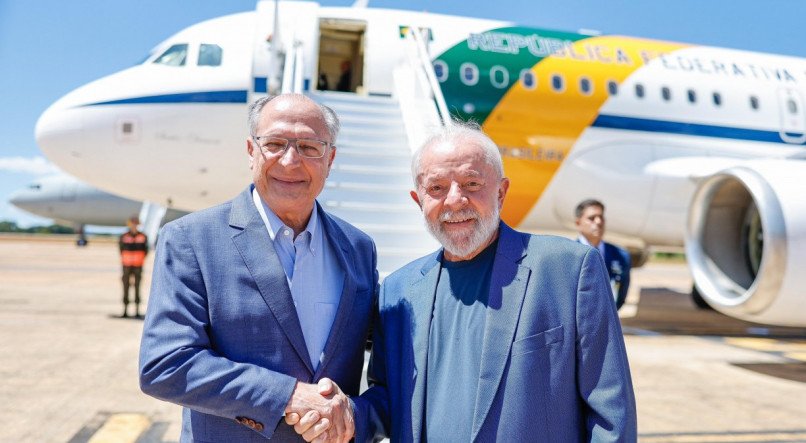 Lula e Alckmin antes do presidente viajar para o Egito. Lula chegou no Egito na madrugada desta quinta (14) com planos de discutir conflito entre Israel e Hamas e assinar acordos de cooperação.