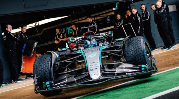 Mercedes W15 será o último carro guiado por Hamilton na equipe alemã