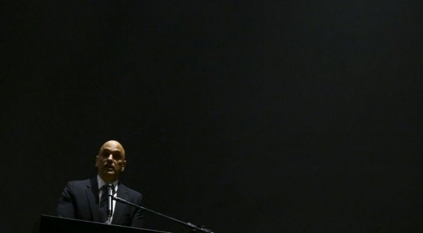 Advogados de investigados sobre golpe podem se falar, diz Moraes 