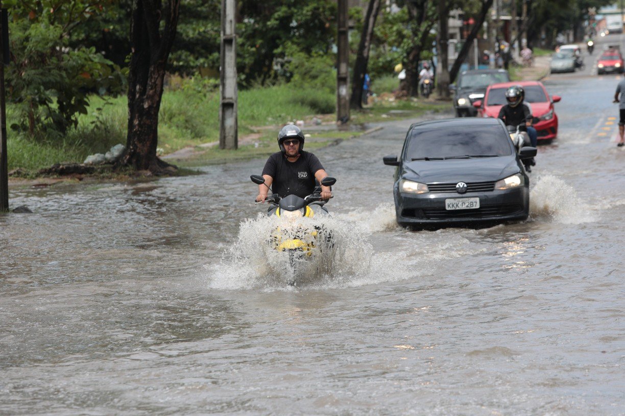 Apac mantém alerta de chuvas moderadas a fortes para RMR e Zona da Mata de Pernambuco