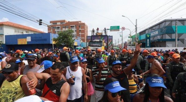Com três décadas de existência, o bloco foi criado para a corporação da Polícia Militar e Bombeiros que trabalham durante o Carnaval
