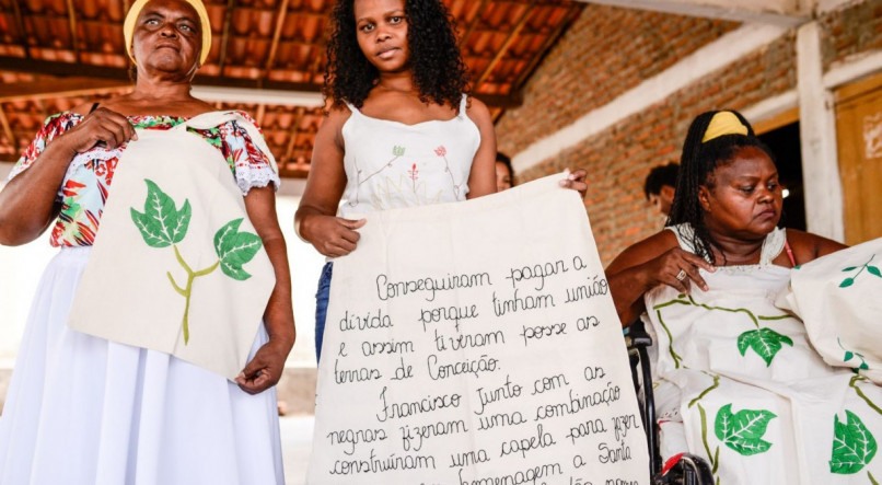 Iniciativa visa gerar renda e inserir mulheres dos Povos e Comunidades Tradicionais em mercados a partir do desenvolvimento ou melhoria de alimentos, bebidas e artesanatos elaborados com produtos da sociobiodiversidade brasileira