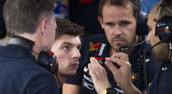 Apesar da investigação interna da Red Bull ter considerado Horner inocente, a pressão é forte, sobretudo após uma fonte anônima divulgar supostas provas das ações de Horner durante o GP do Bahrein