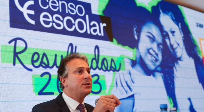 O ministro da Educação, Camilo Santana, divulgou em entrevista coletiva os resultados do Censo Escolar 2023