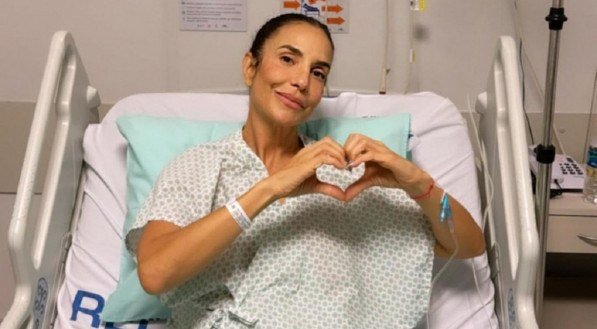 Ivete Sangalo foi internada com pneumonia