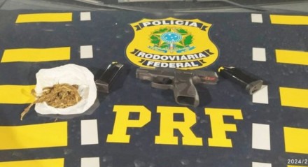PRF detém homem com dinheiro falso e pistola no Recife. 